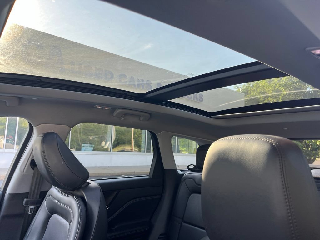 Used 2022 Lincoln Corsair AWD w/ Premium Package image 9