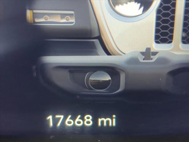 Used 2024 Jeep Gladiator Mojave AWD/4WD image 11