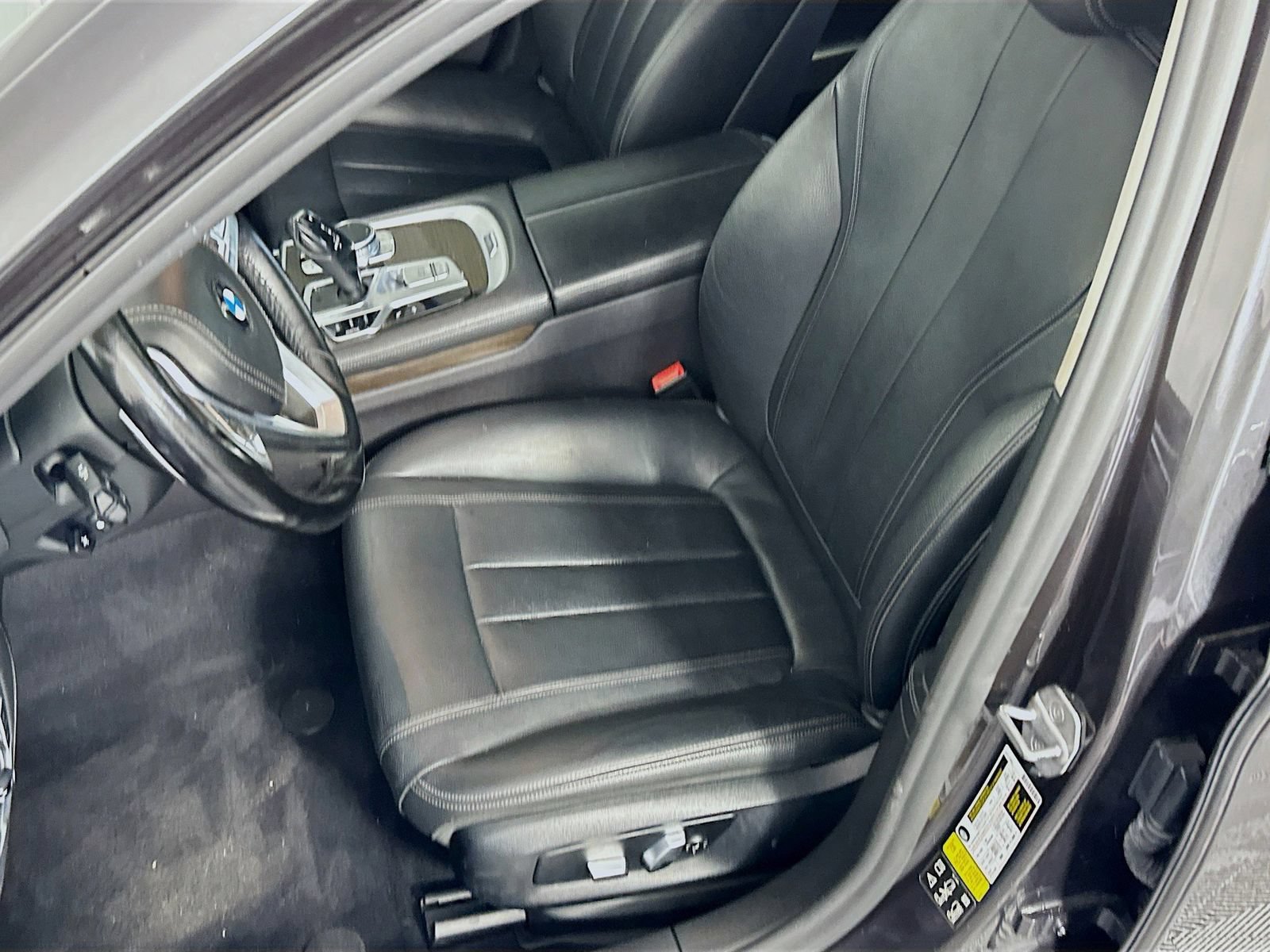 Used 2019 BMW 740i xDrive AWD/4WD image 19