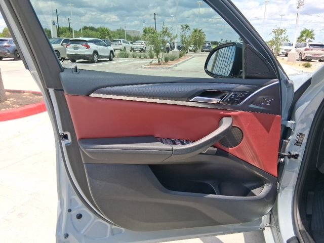 Used 2025 BMW X4 xDrive30i w/ Premium Package AWD/4WD image 9