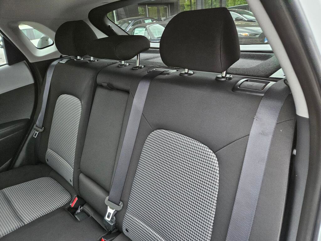 Used 2019 Hyundai Kona SEL w/ SEL Tech Package 02 AWD/4WD image 12