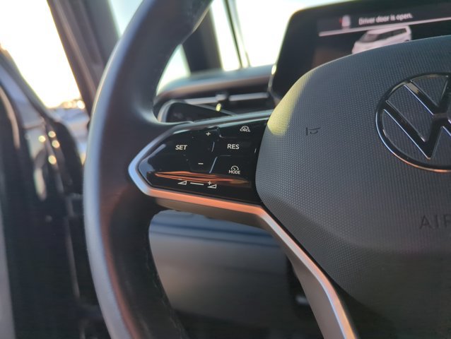 Used 2025 Volkswagen ID. Buzz Pro S RWD image 18