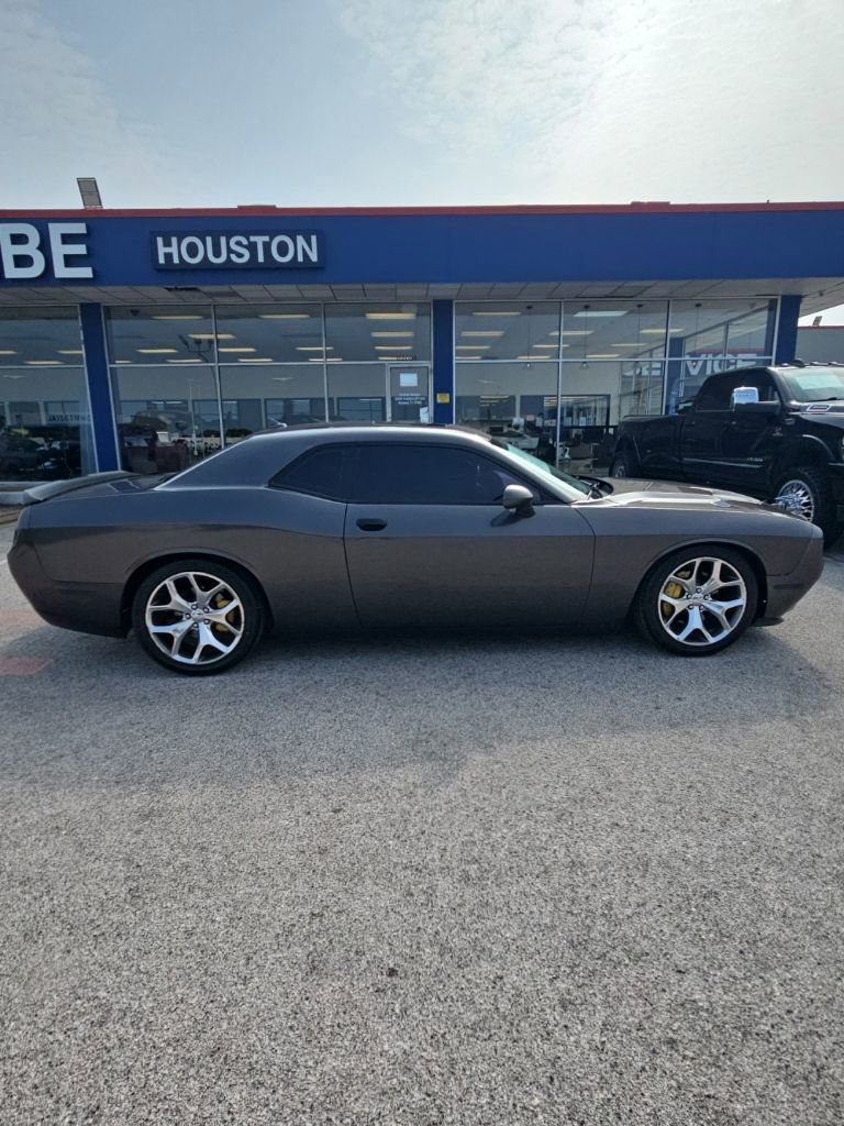 Used 2016 Dodge Challenger SXT Plus RWD image 8