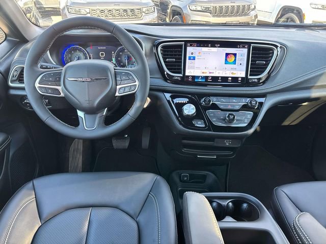 New 2026 Chrysler Pacifica Select image 10