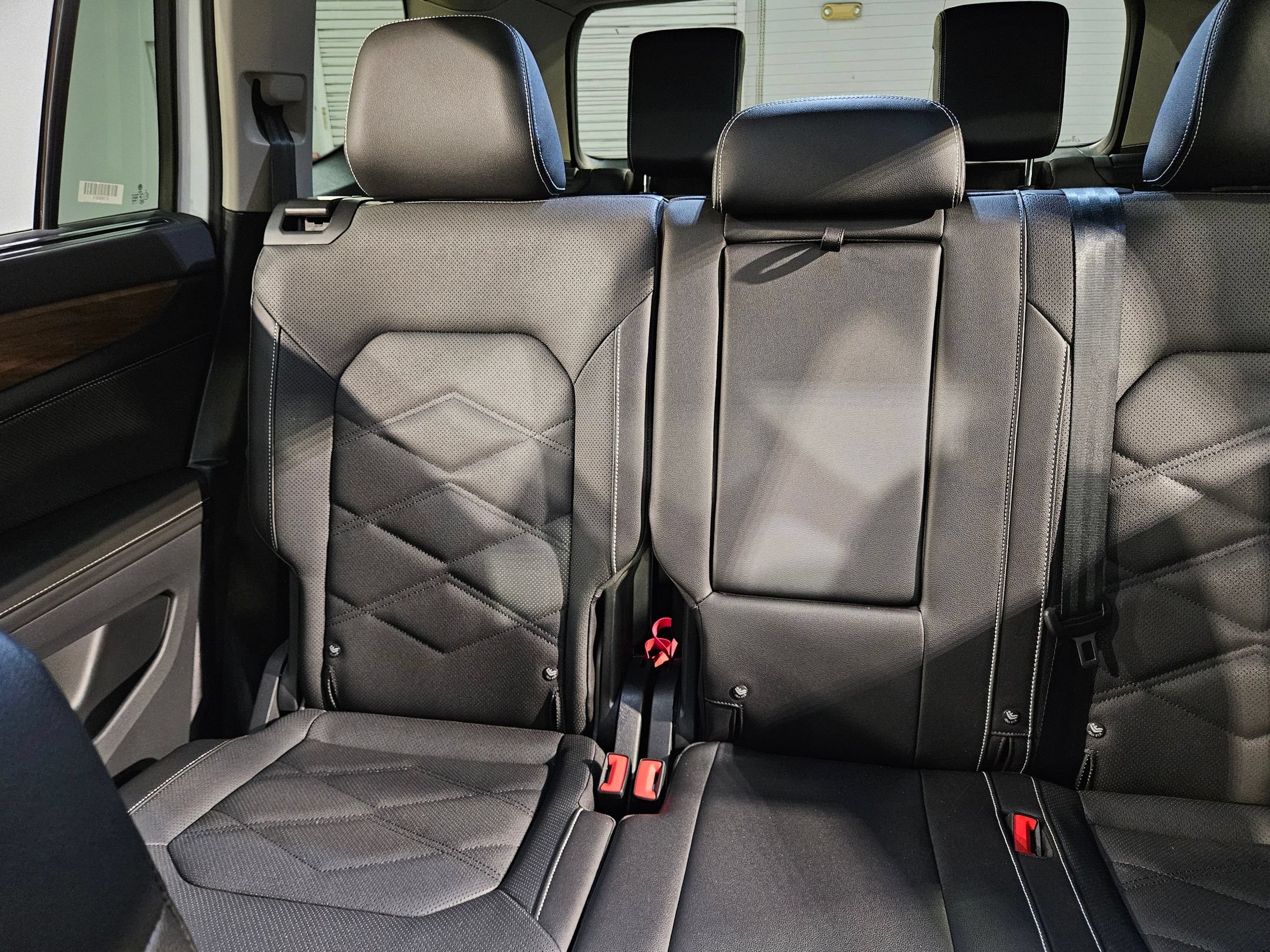 Used 2025 Volkswagen Atlas SE FWD image 12