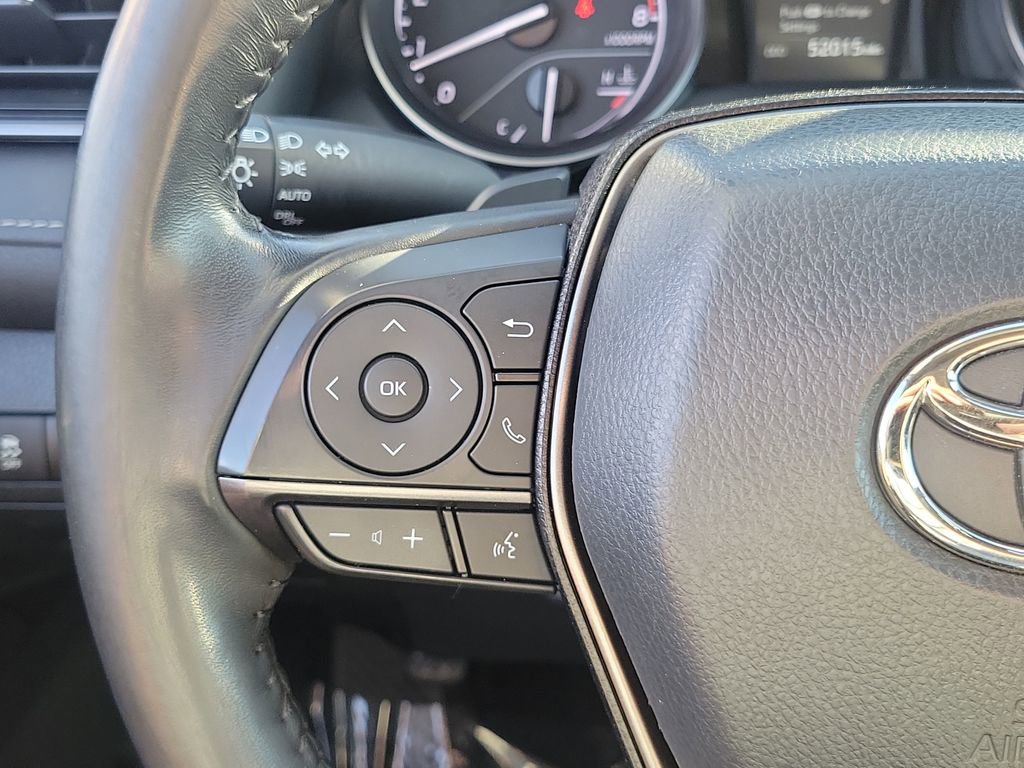 Used 2023 Toyota Camry SE image 5
