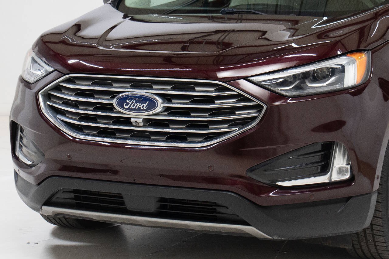 Used 2019 Ford Edge Titanium w/ Equipment Group 301A FWD image 10