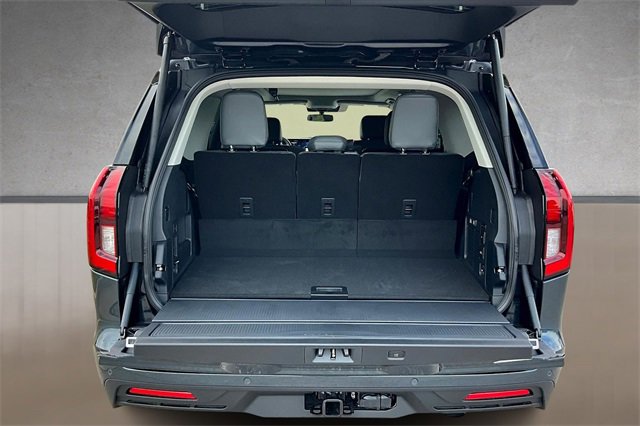 New 2025 Ford Expedition Active image 4