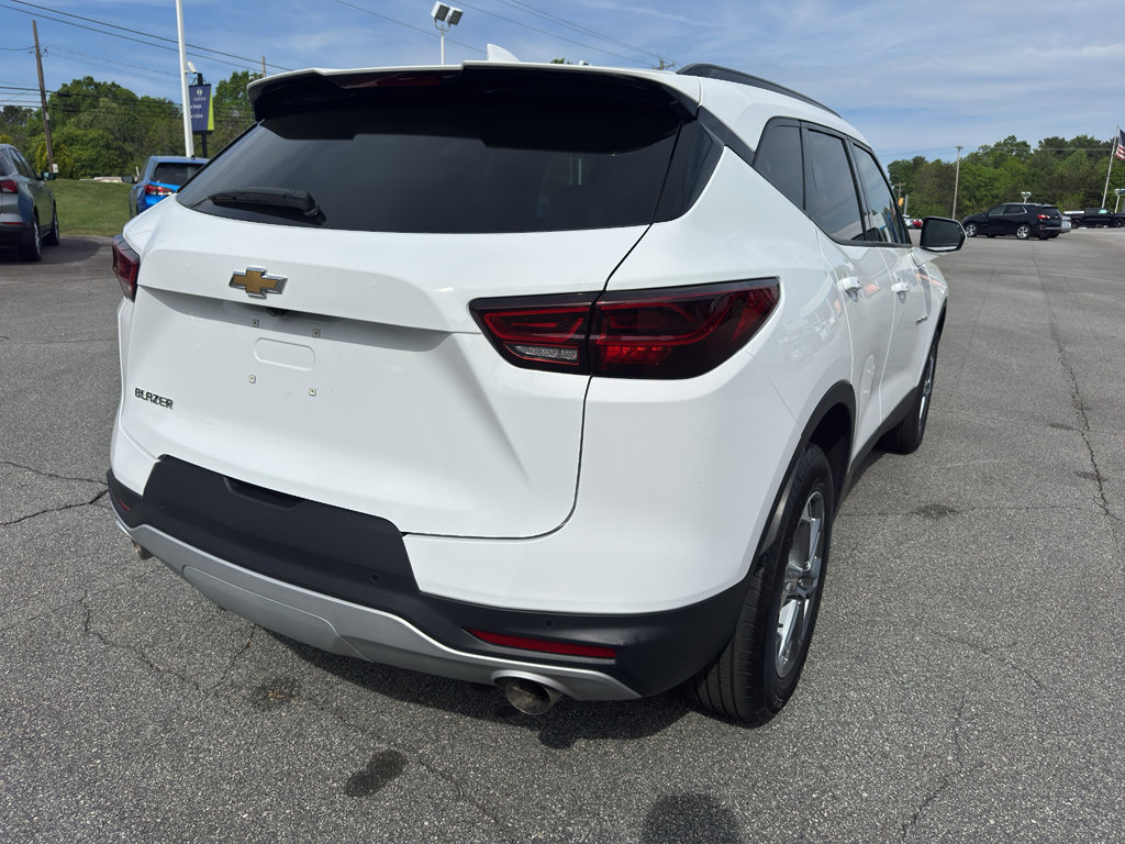 Used 2024 Chevrolet Blazer LT w/ Convenience Package FWD image 4