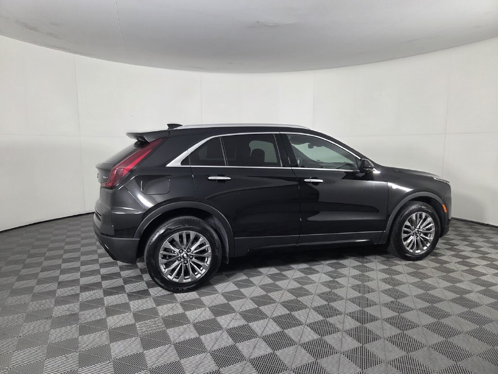 Used 2025 Cadillac XT4 Premium Luxury FWD image 4