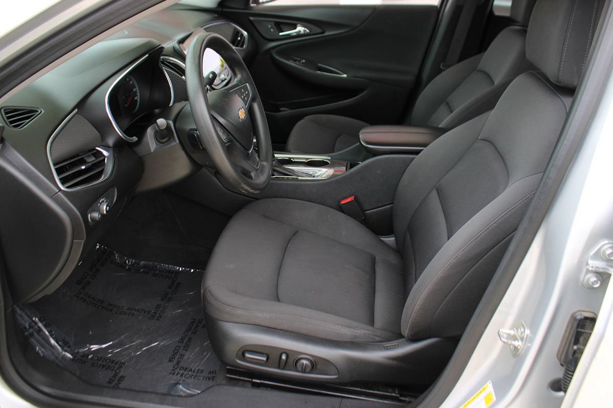 Used 2020 Chevrolet Malibu LT FWD image 14