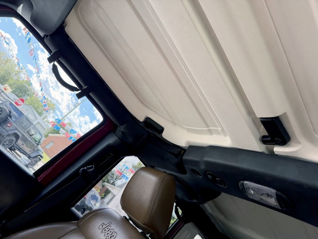 Used 2012 Jeep Wrangler Unlimited Sahara w/ Dual Top Group image 19