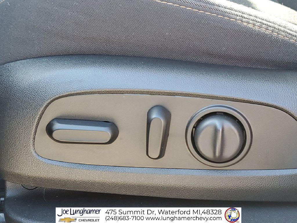 Used 2020 Chevrolet Equinox LT w/ Driver Convenience Package FWD image 34