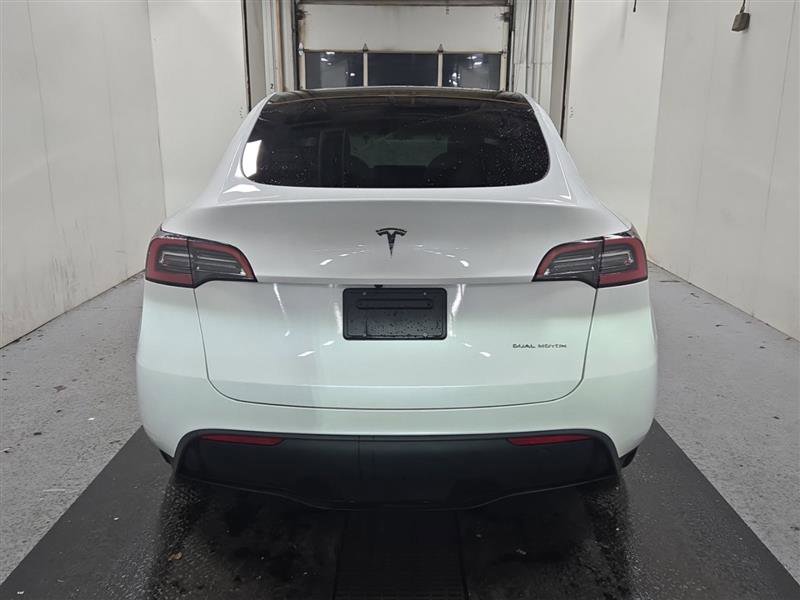 Used 2023 Tesla Model Y Long Range image 3