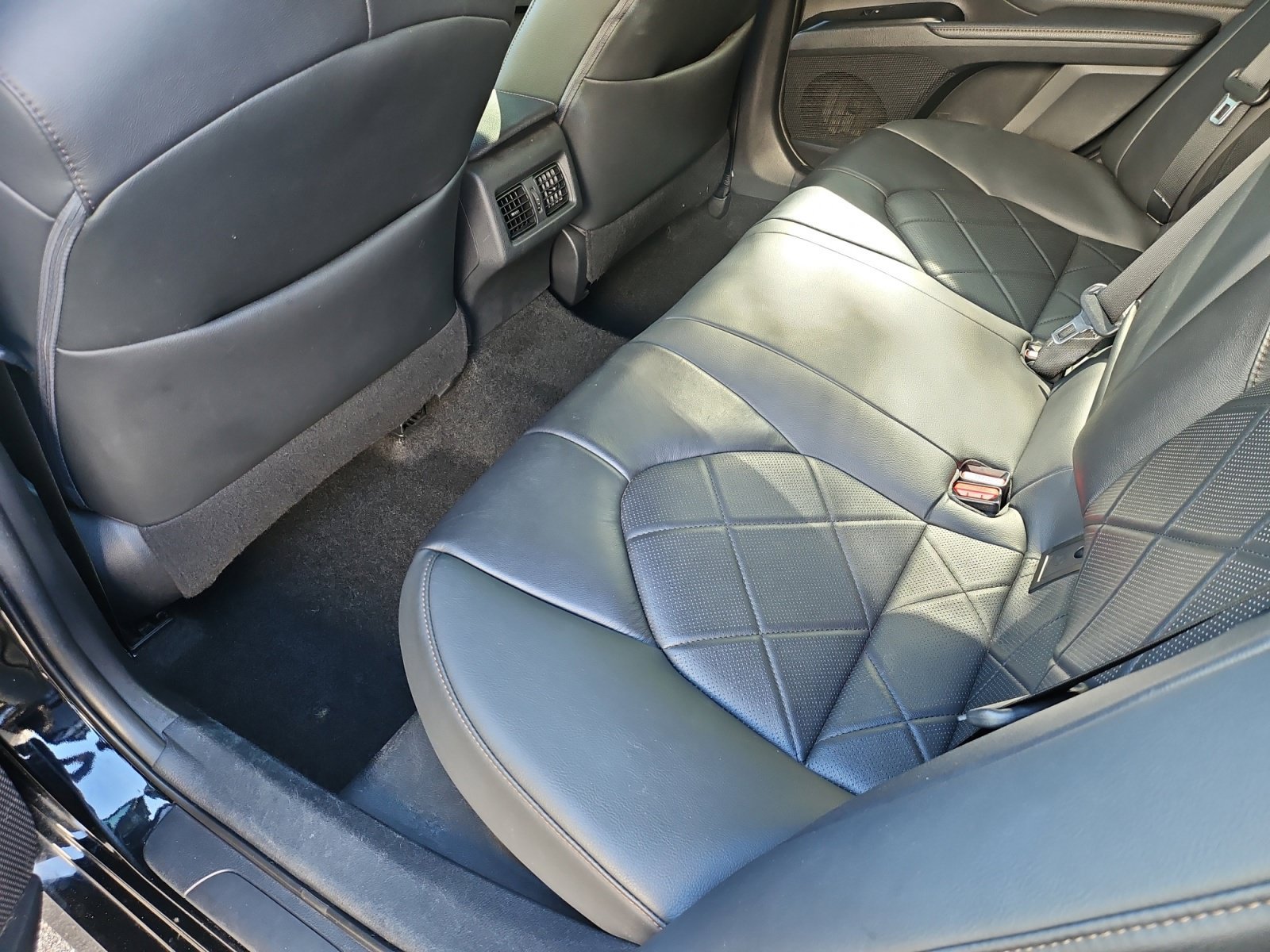Used 2018 Toyota Camry XLE FWD image 31