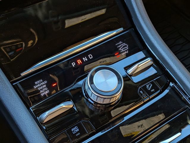 New 2025 Jeep Grand Cherokee Summit w/ Obsidian Package image 21