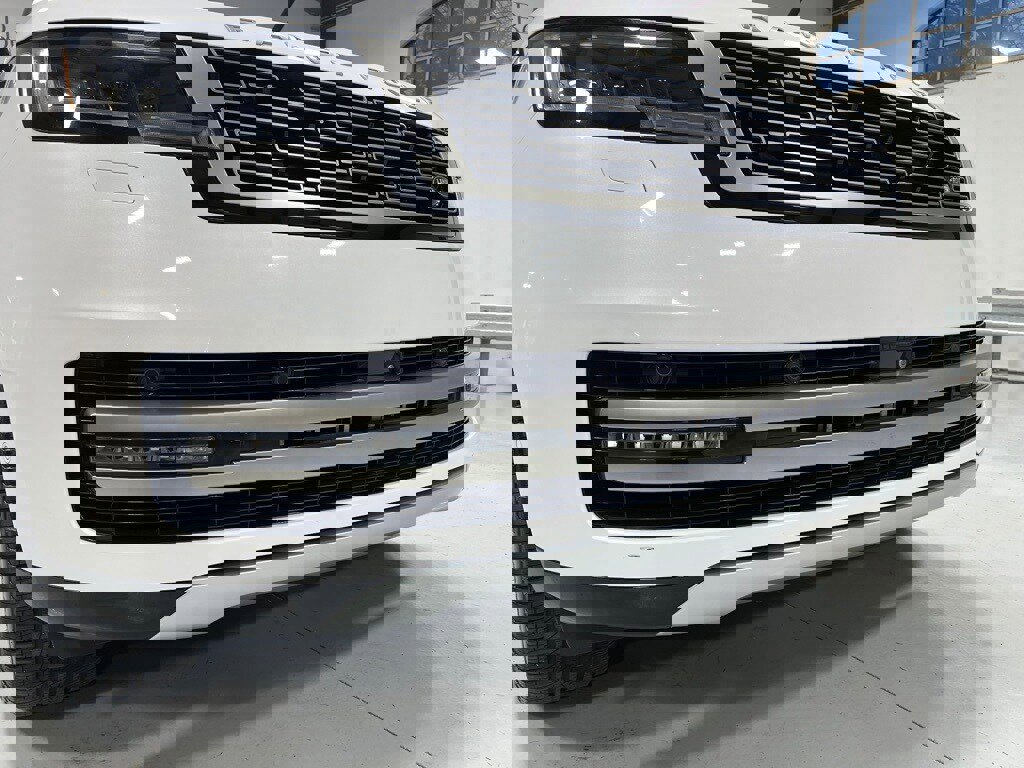 Used 2024 Land Rover Range Rover Long Wheelbase SE image 11