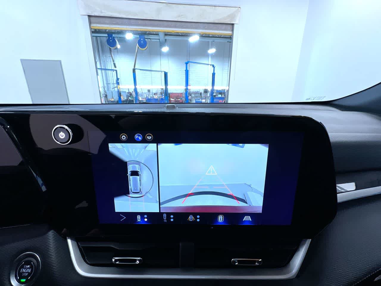 Used 2025 Chevrolet Equinox LT w/ Convenience Package II FWD image 27