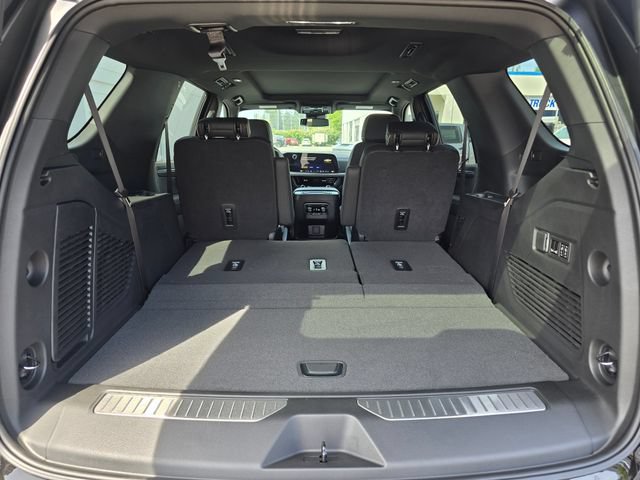 New 2026 Chevrolet Tahoe Premier w/ Sun And Tow Package AWD/4WD image 14