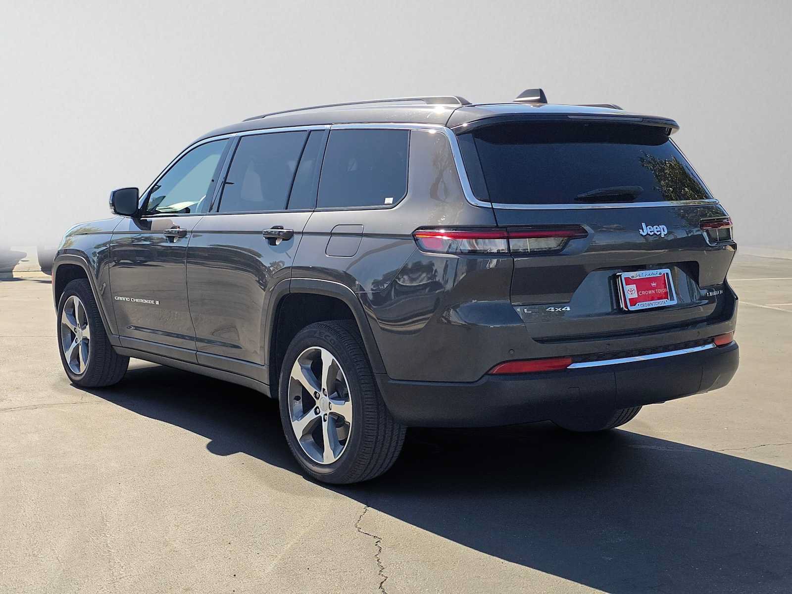 Used 2023 Jeep Grand Cherokee L Limited w/ Rear Seat Video Group I AWD/4WD image 5