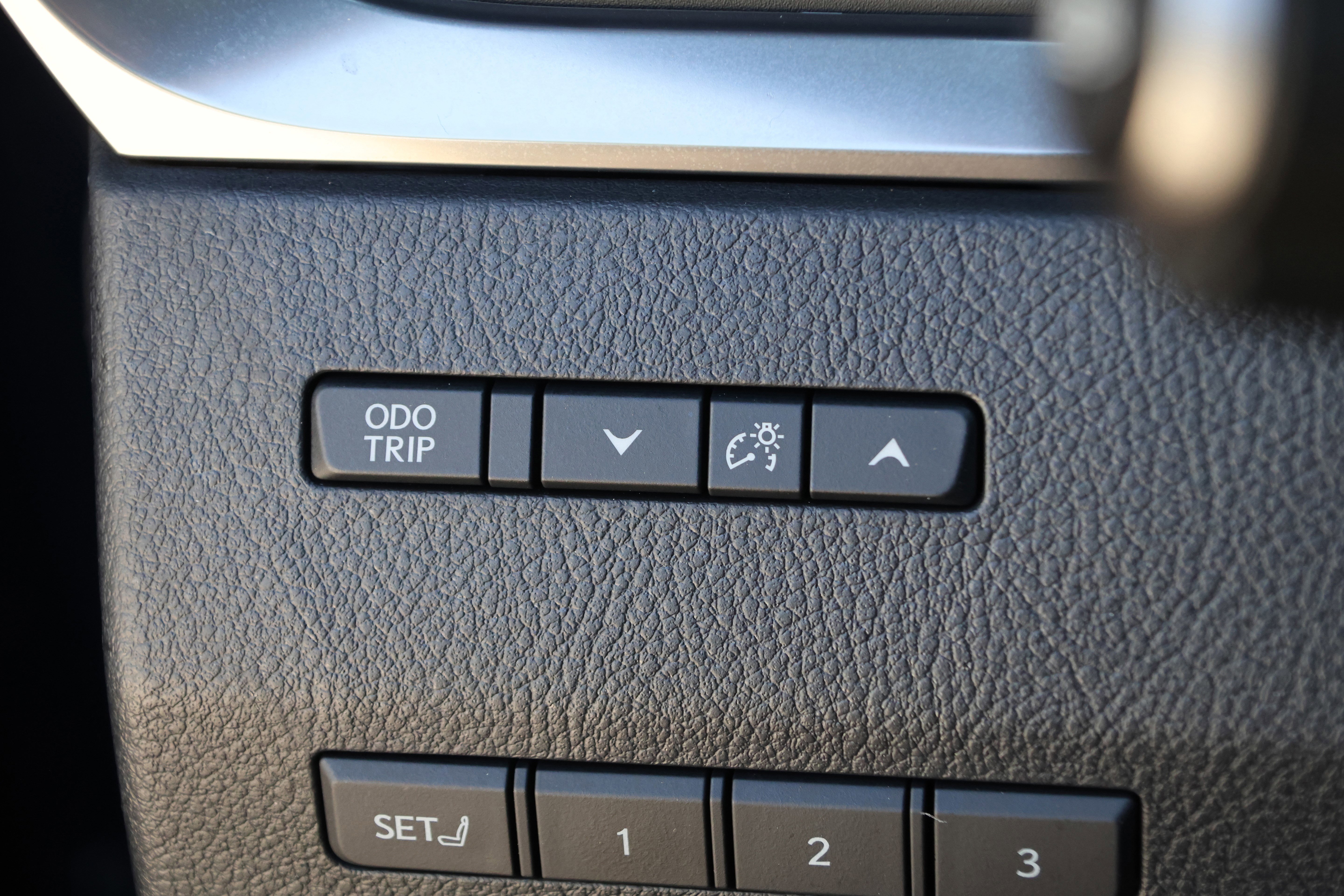 Used 2025 Lexus GX 550 w/ Accessory Package (2T) image 15