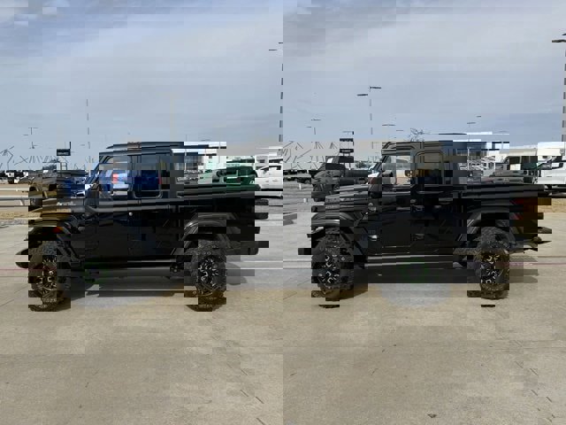 Used 2023 Jeep Gladiator Sport image 7