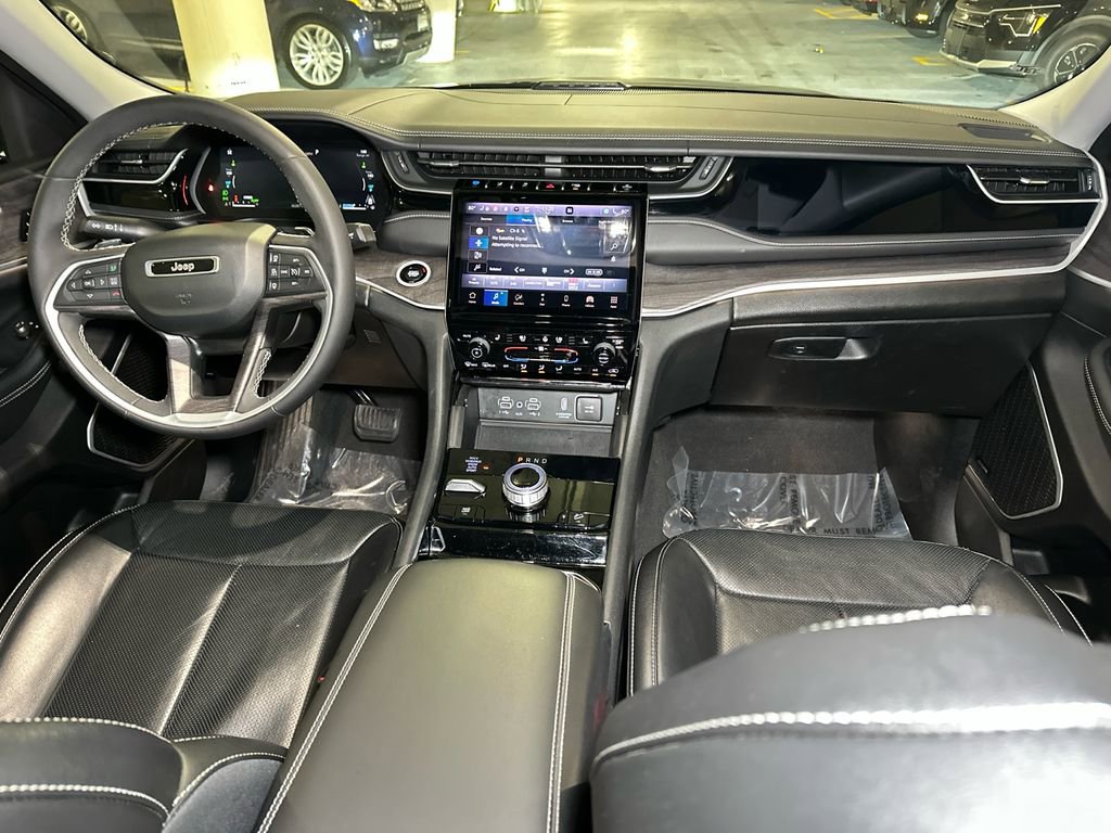 Used 2022 Jeep Grand Cherokee Limited 4xe w/ Luxury Tech Group II image 14