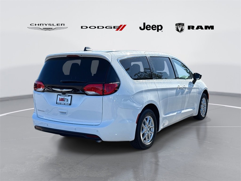 New 2026 Chrysler Voyager LX image 3