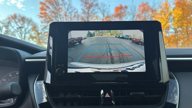 Used 2024 Toyota Corolla SE image 3