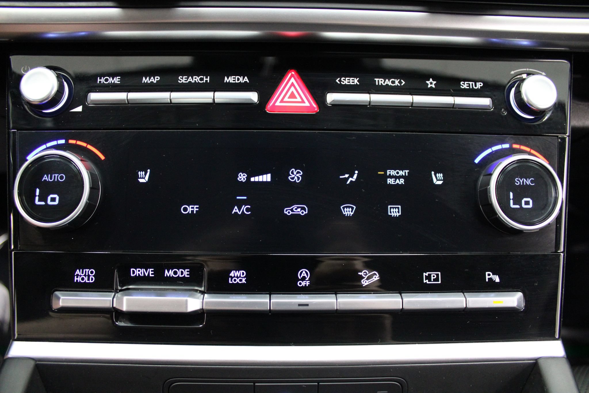 Used 2025 Hyundai Santa Fe SEL AWD/4WD image 46