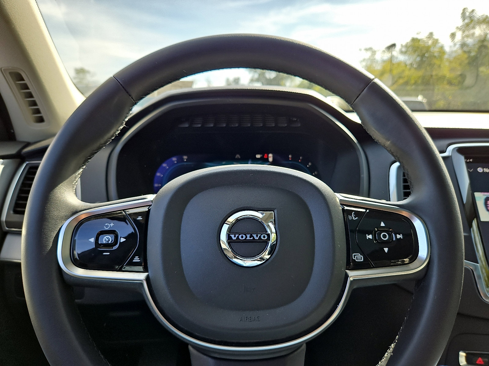Certified 2024 Volvo XC90 B5 Core w/ Protection Package Premier image 19