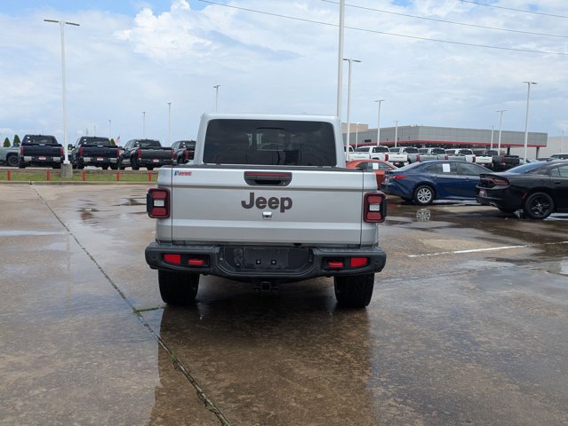 Used 2022 Jeep Gladiator Rubicon w/ LED Lighting Group AWD/4WD image 6