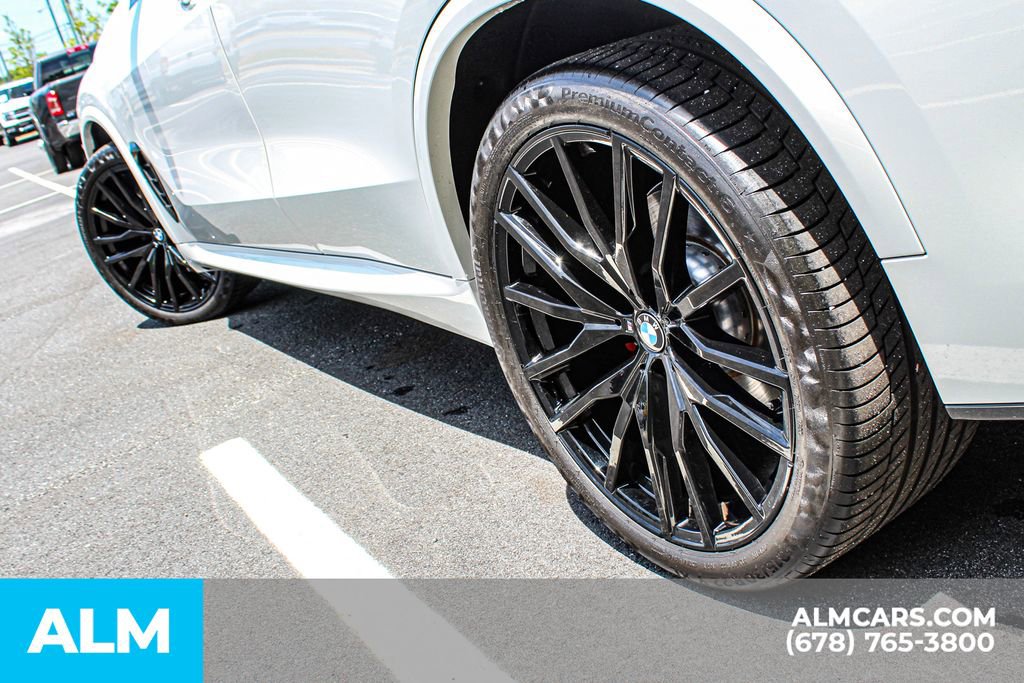 Used 2024 BMW X5 xDrive40i w/ M Sport Package AWD/4WD image 15