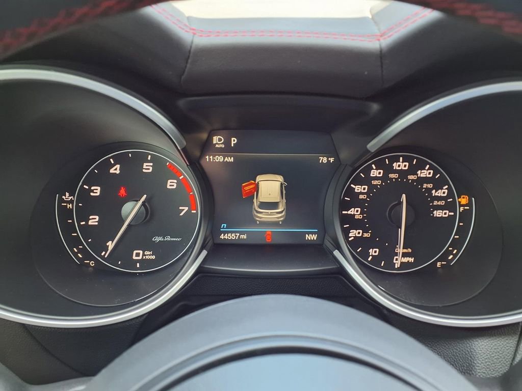Used 2023 Alfa Romeo Stelvio Estrema AWD/4WD image 35