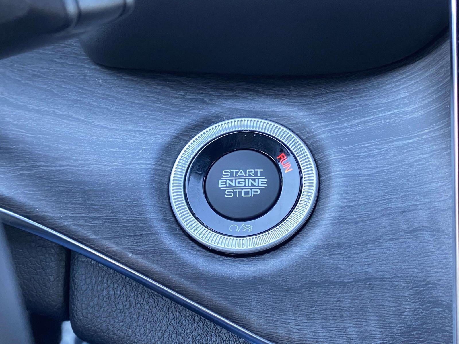 Used 2022 Jeep Grand Cherokee Overland w/ Luxury Tech Group IV image 25