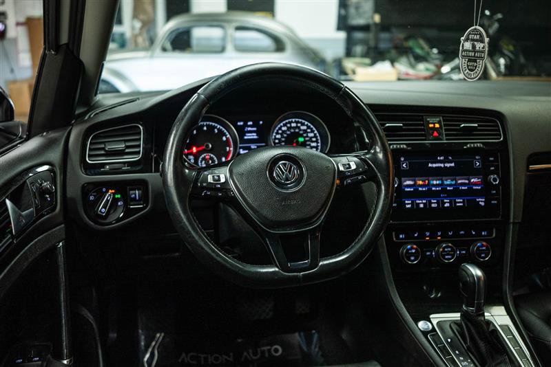 Used 2018 Volkswagen Golf SEL image 16