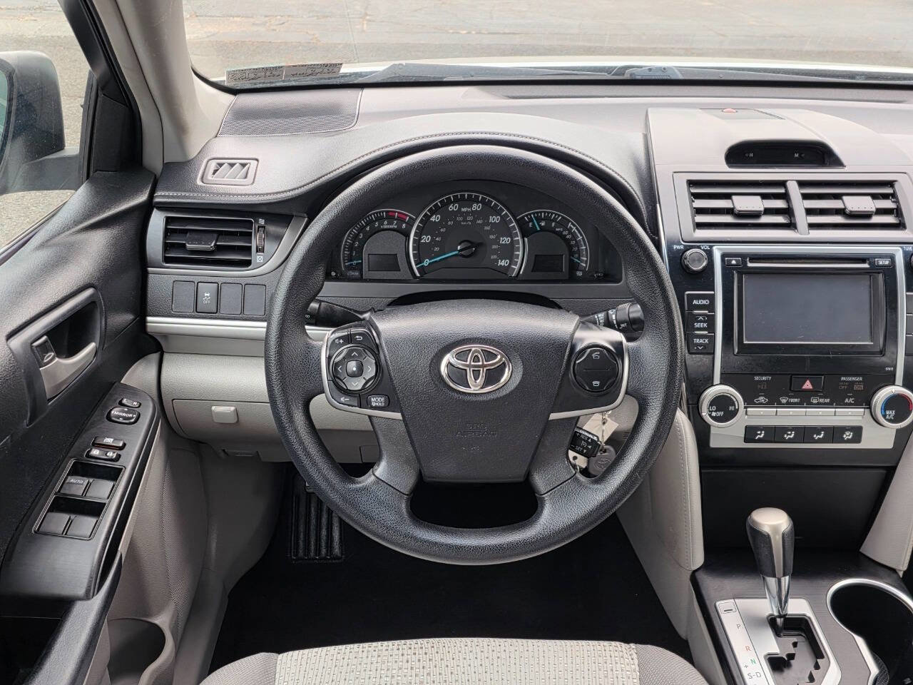 Used 2012 Toyota Camry LE FWD image 16