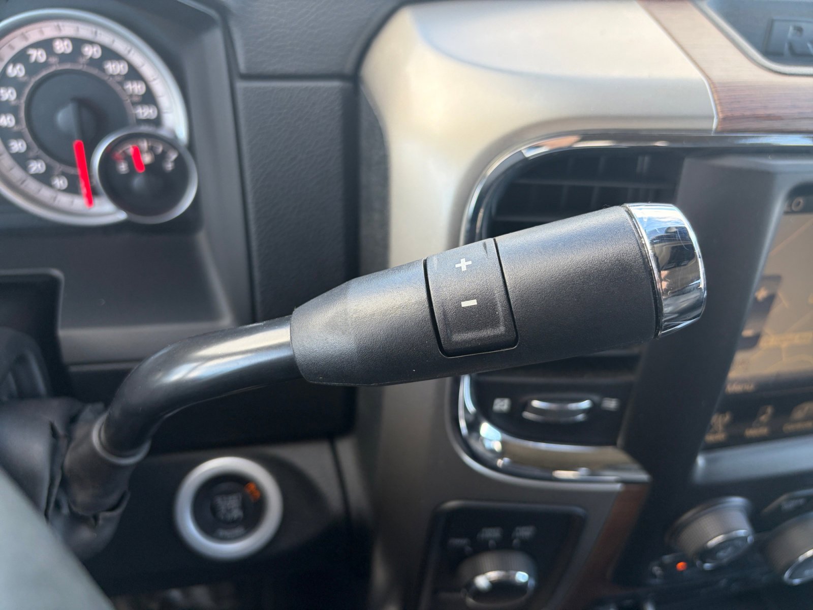 Used 2014 RAM 2500 Laramie w/ HD Snow Plow Prep Group image 19