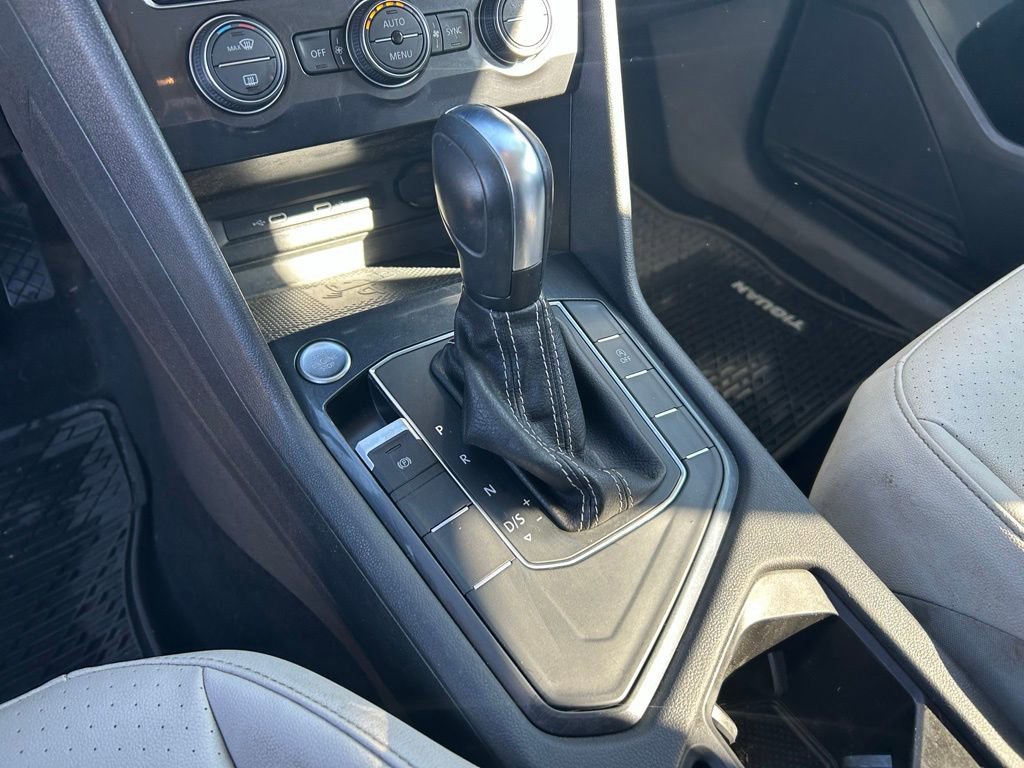 Used 2021 Volkswagen Tiguan SE image 28