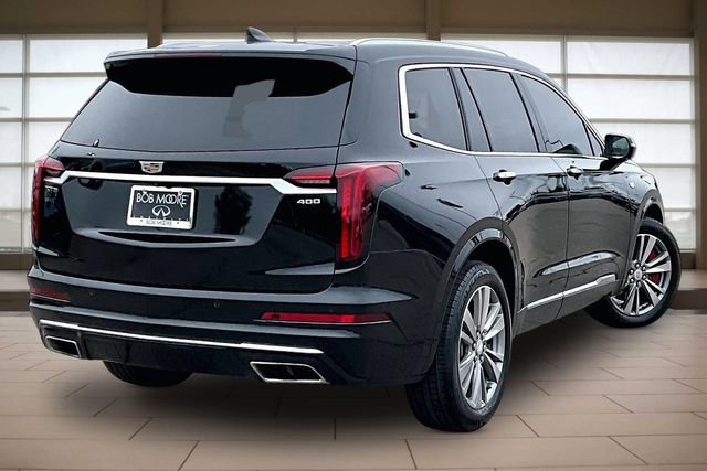 Used 2022 Cadillac XT6 Premium Luxury w/ Technology Package FWD image 2