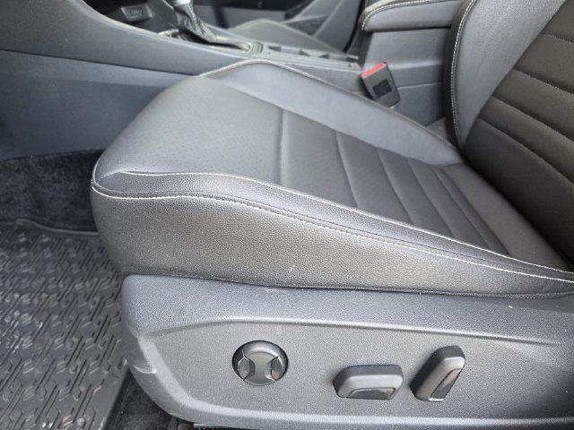 Used 2023 Volkswagen Jetta SE FWD image 27
