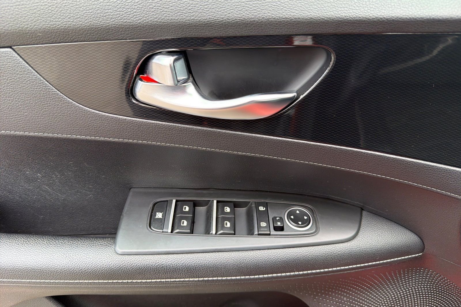 Used 2022 Kia Forte GT-Line w/ GT-Line Premium Package FWD image 11