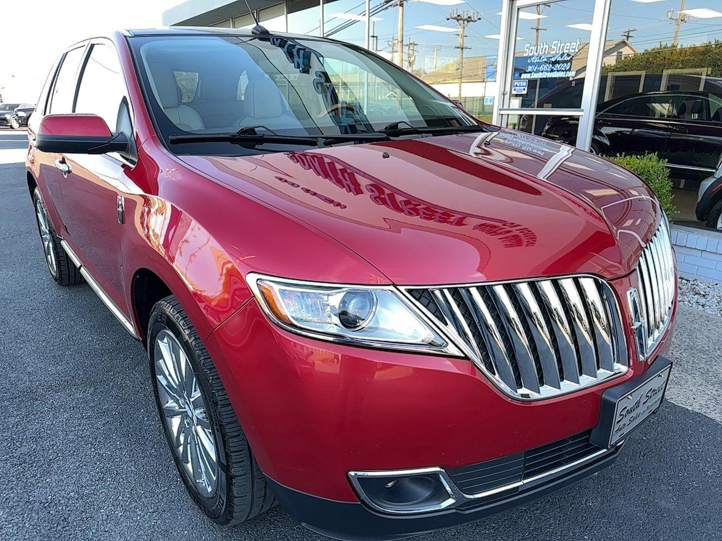 Used 2011 Lincoln MKX AWD w/ 102A Rapid Spec Order Code image 4