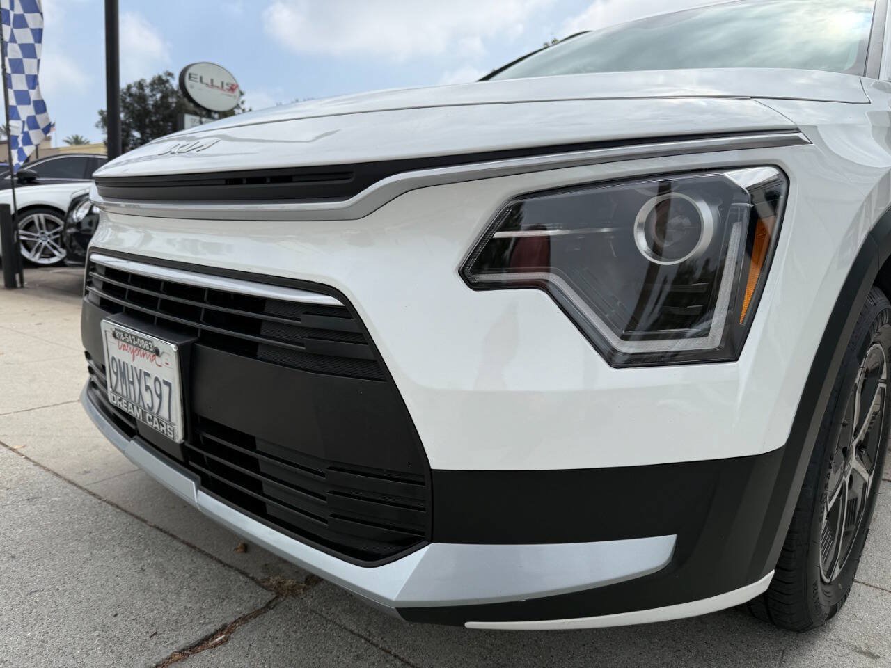 Used 2024 Kia Niro EX FWD image 13