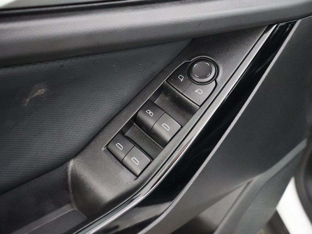 Used 2025 Chevrolet Equinox LT AWD/4WD image 37