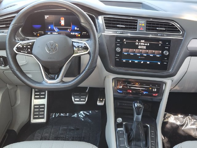 Used 2022 Volkswagen Tiguan SE R-Line FWD image 28