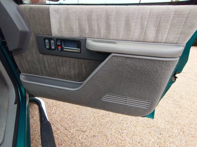 Used 1994 Chevrolet Silverado 1500 4x4 Extended Cab image 66
