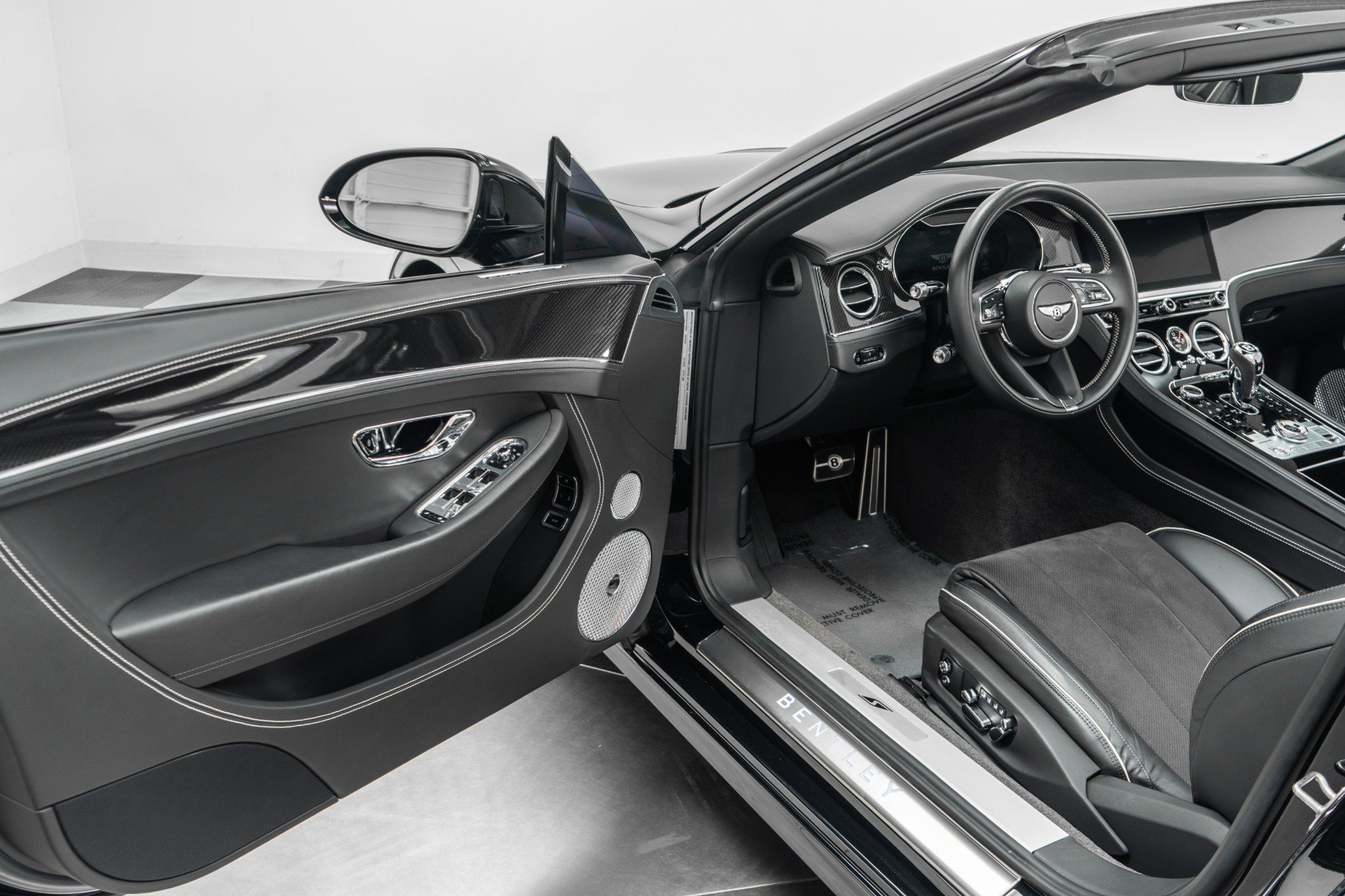 Used 2023 Bentley Continental GT V8 image 23