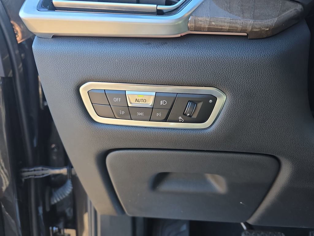 Used 2023 BMW X5 xDrive40i w/ Premium Package image 30