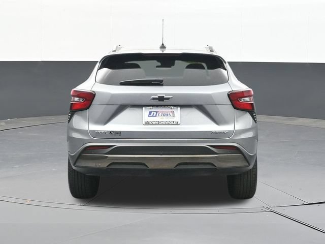 Used 2025 Chevrolet Trax ACTIV w/ Sunroof Package FWD image 11